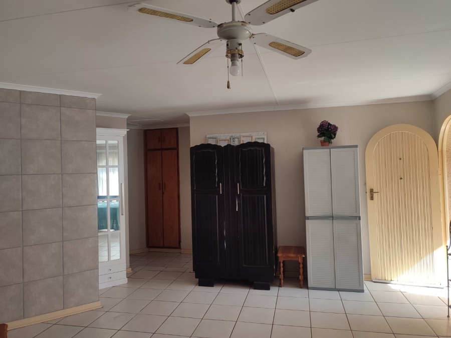 2 Bedroom Property for Sale in Heuwelsig Free State